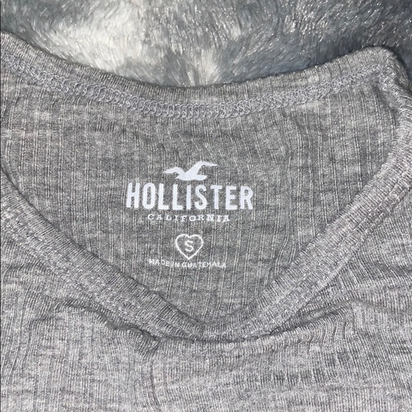 ✨𝙷𝚘𝚕𝚕𝚒𝚜𝚝𝚎𝚛 𝙲𝚛𝚘𝚙 𝚃𝚘𝚙✨ - Picture 2 of 3